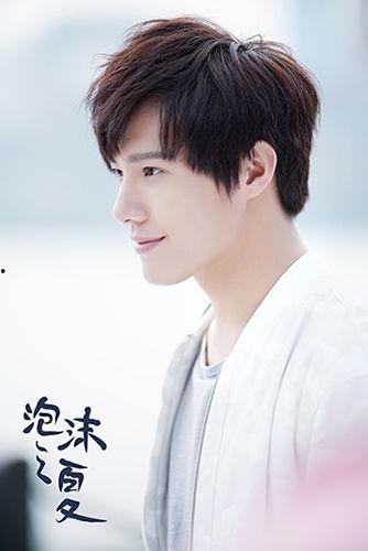 泡沫之夏吃瓜吗,揭秘剧中吃瓜群众的甜蜜与苦涩