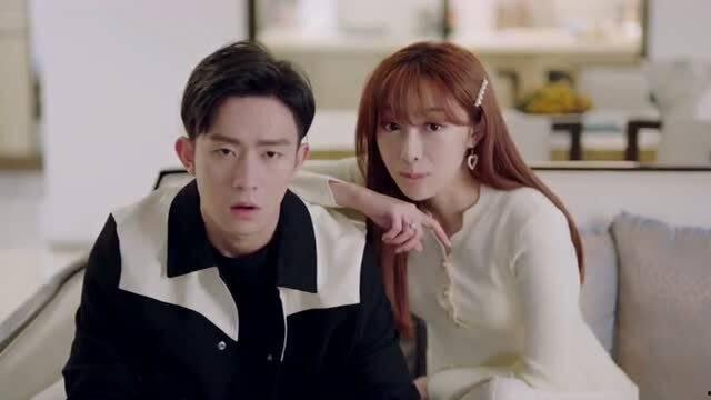 快手情侣吃瓜图片,甜蜜互动引网友热议